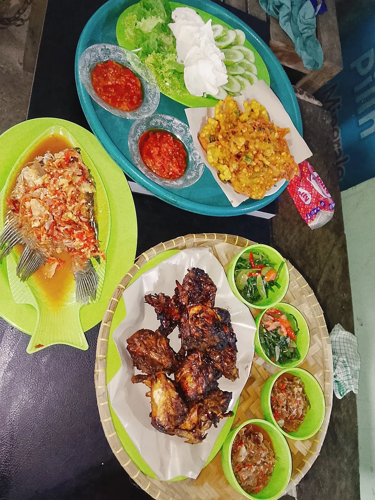 Saung Makan Azwa Putri Lumut