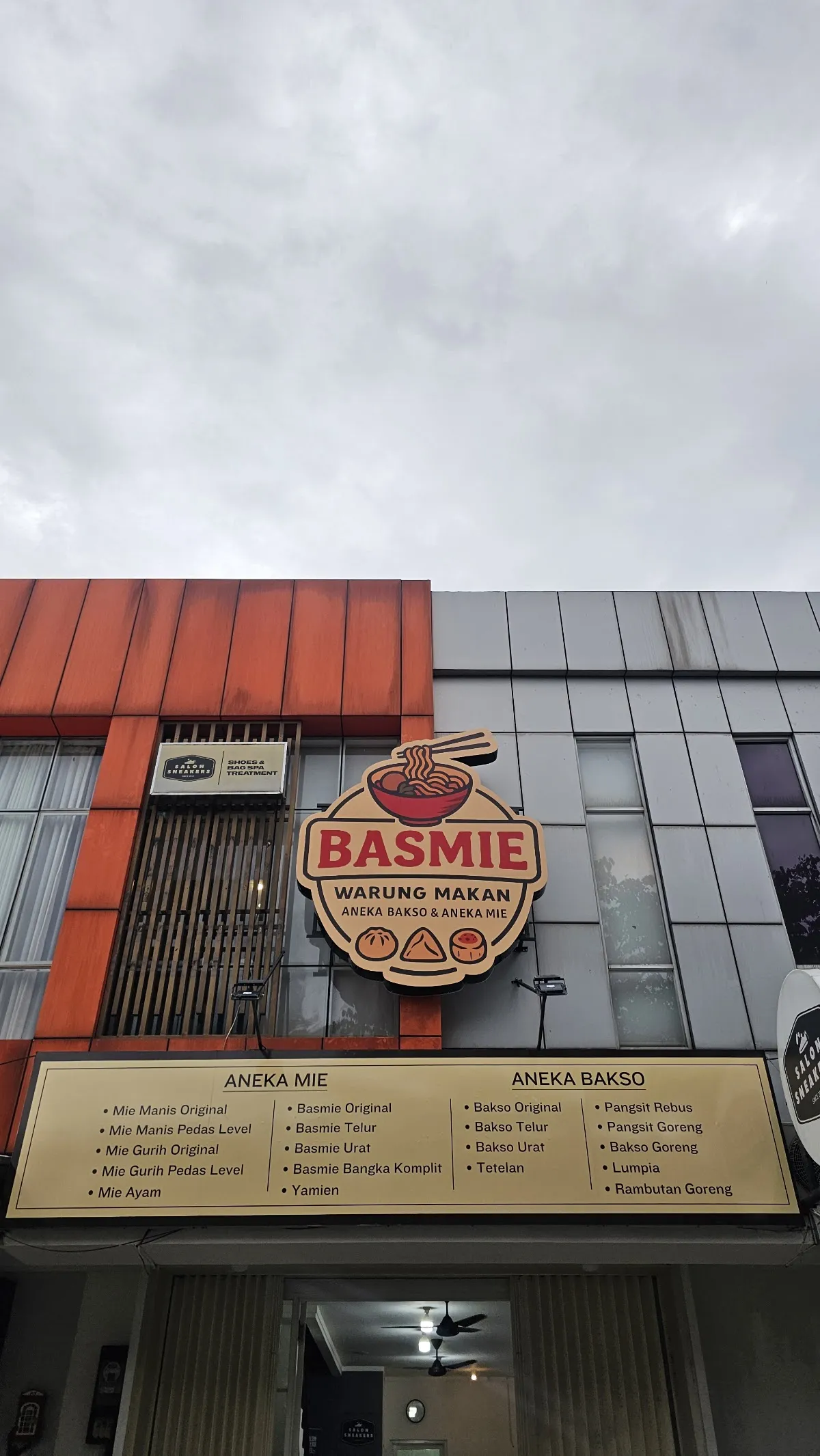 Basmie Warung Bakso dan Mie Serpong Jaya
