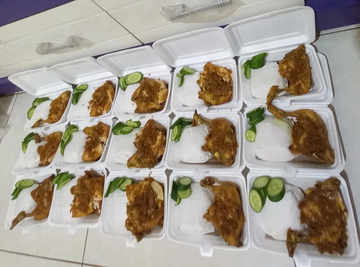 Mang syukur ayam penyet sambal ijo