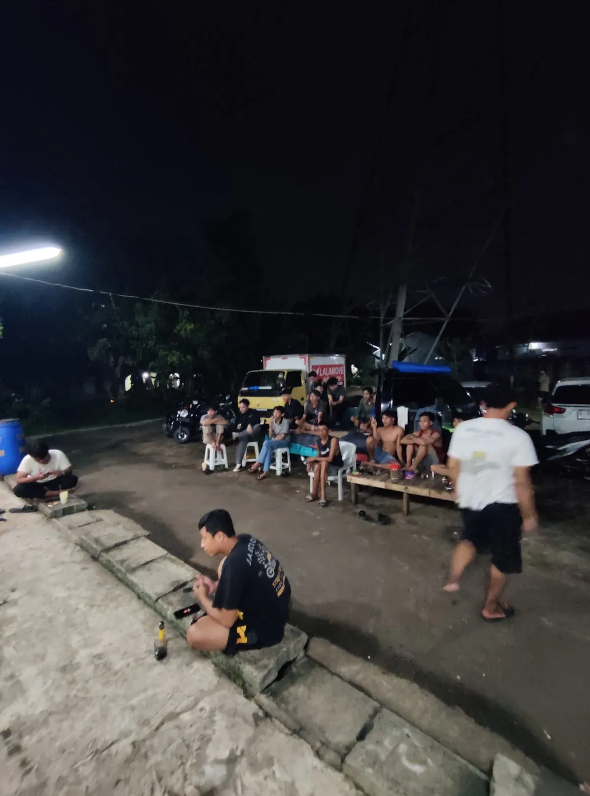 Warung kopi dan mie kakung